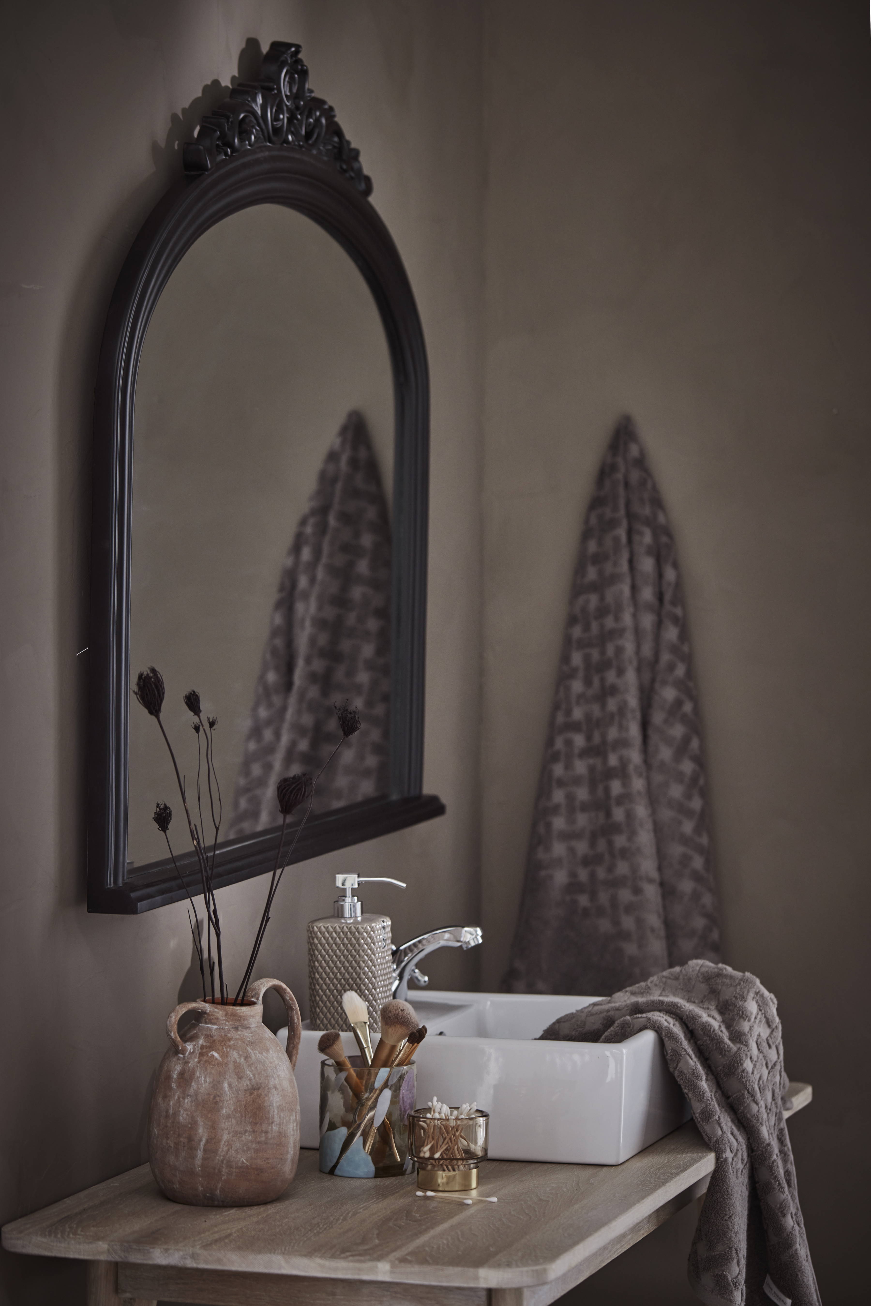 LUSTRO_DOZOWNIK_BUTELKA_NA_MYDLO_KUBEK_SZKLANY_ABSTRAKCJA_AVINE_WAZON_TERAKOTA_AKCESORIA_WYPOSAZENIE_LAZIENKI_LENE_BJERRE_POLSKA_SKLEP_DESIGNBYWOMEN